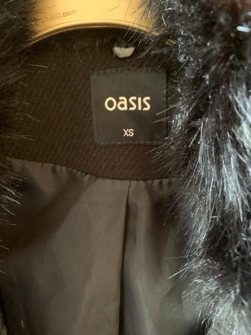  — Coat from oasis