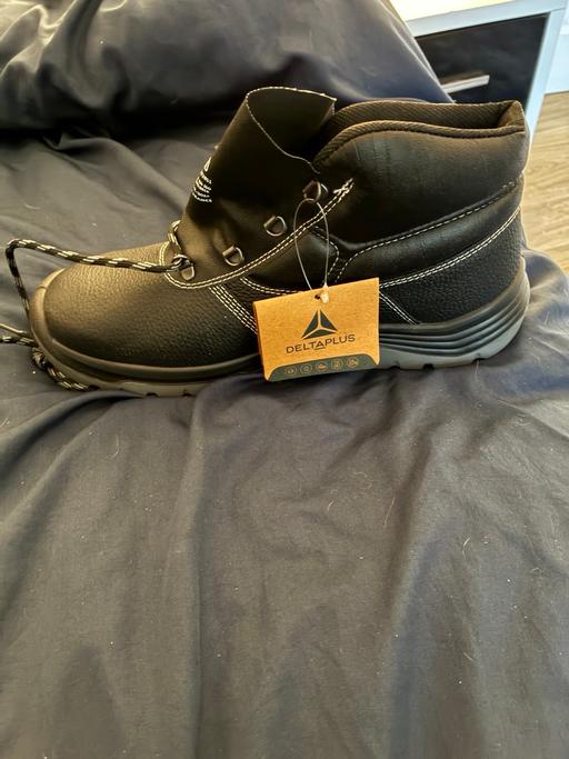  — Work boots