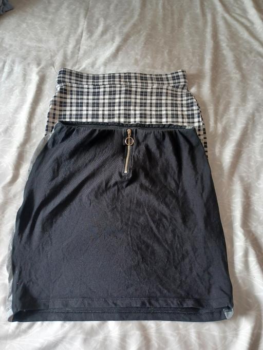  — New look girls skirts age 14-15