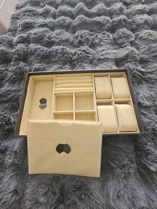  — Mens jewellery tray.