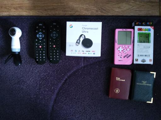  — Mixed bundle of electronics
