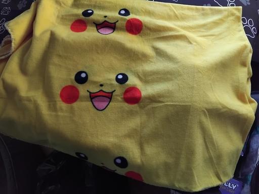  — pikachew fleece throw
