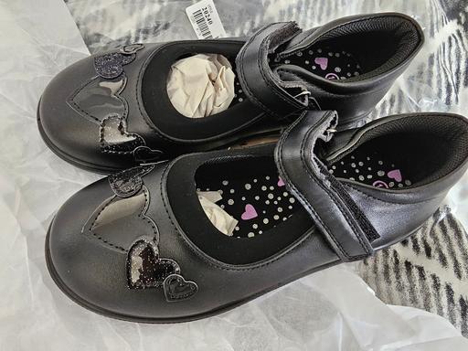  — girls shoes size 12