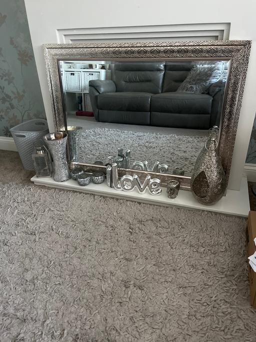  — Bundle of items for living room