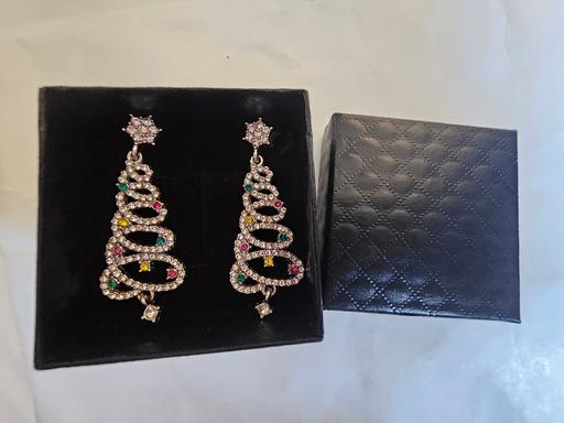  — earrings boxed christmas trees