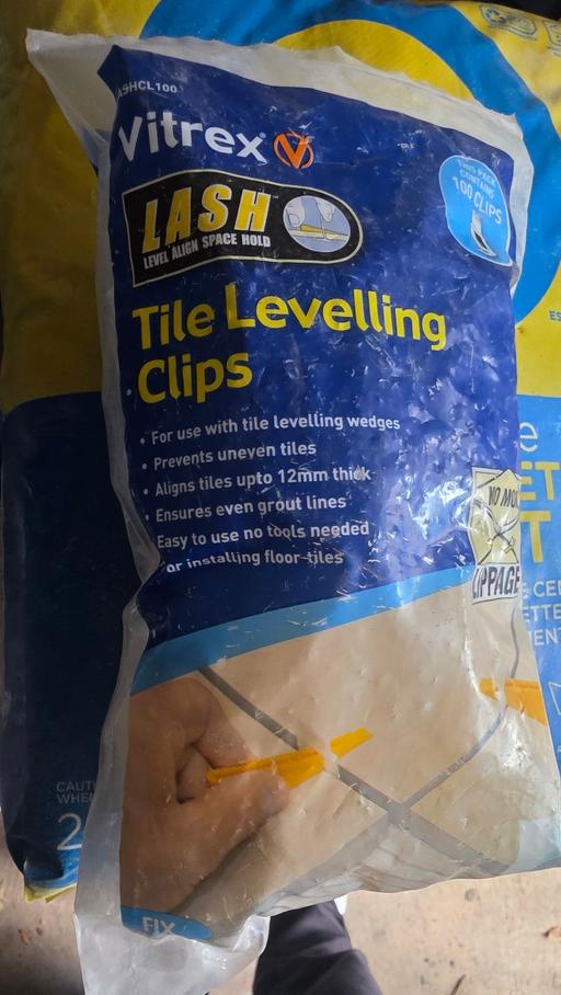  — Tile Levelling Clips – For Even Tiles