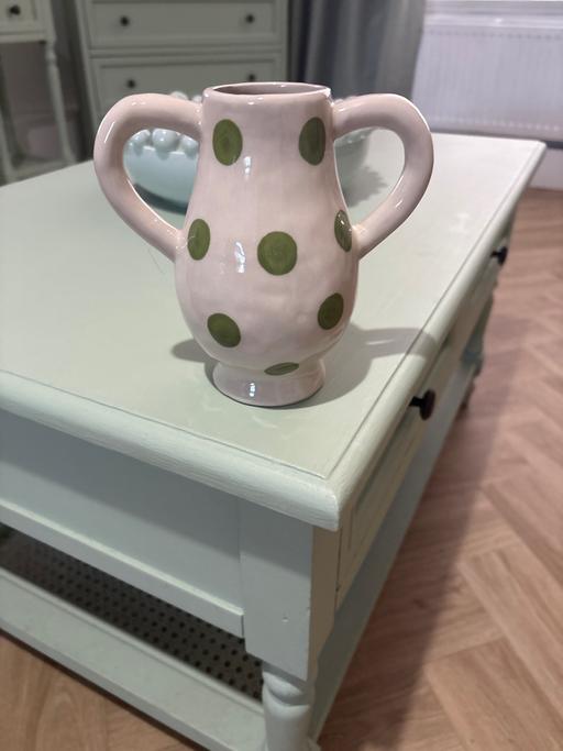 — New vase ex condition