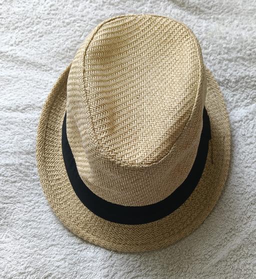  — beige trilby hat size S/M