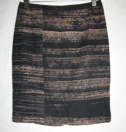  — jigsaw knee length pencil skirt size 10