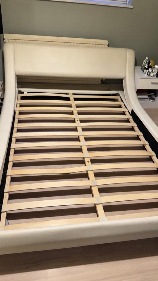  — Double bed without mattress