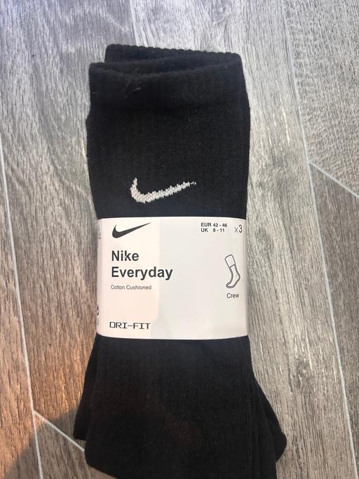  — Men’s 3 pack Nike socks 8-11