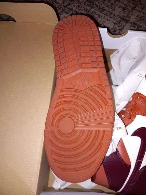  — Nike jordans
