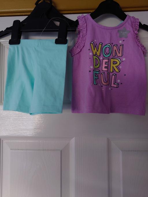  — Baby girls 2 piece set size 3-6 months