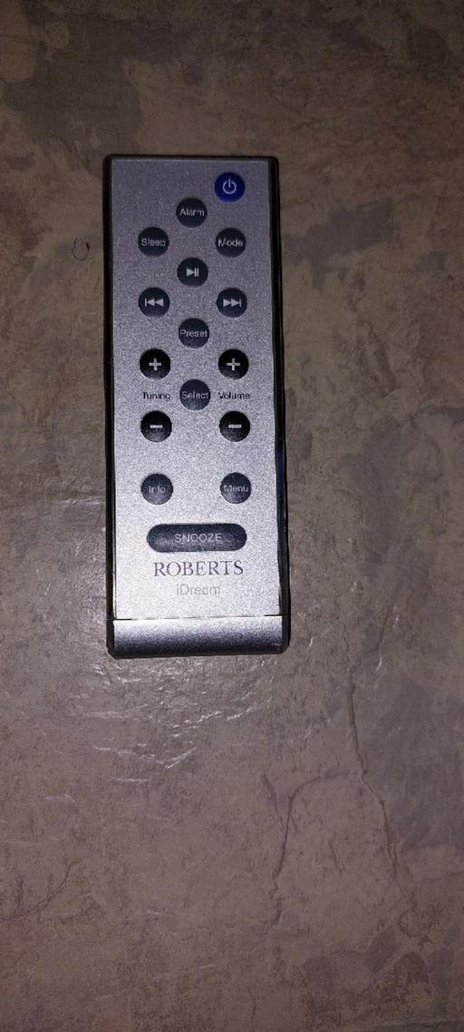  — ROBERTS iDREAM ALARM CLOCK RADIO IPOD/IPHONE