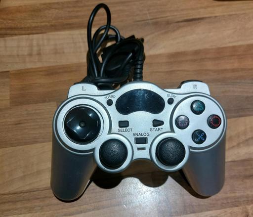  — Logic 3 USB Game Pad for PlayStation silver 2