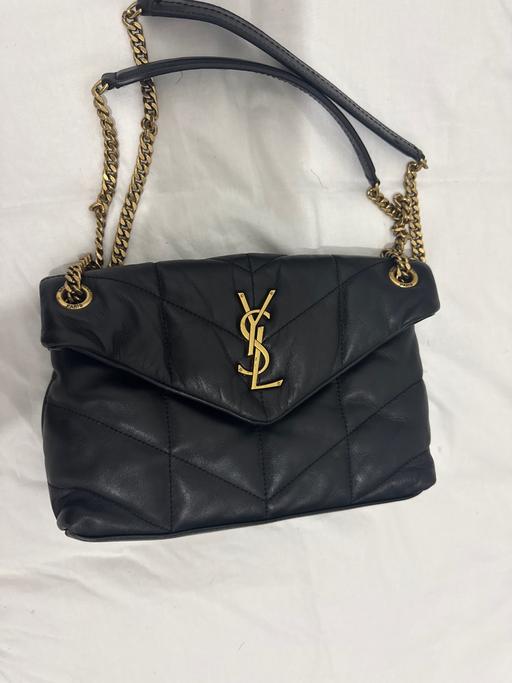  — Black shoulder bag