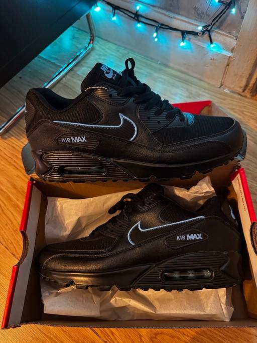  — Nike air max surplus