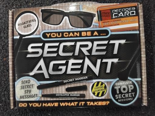 — secret agent set