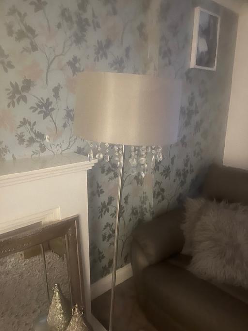  — Tall standing lamp
