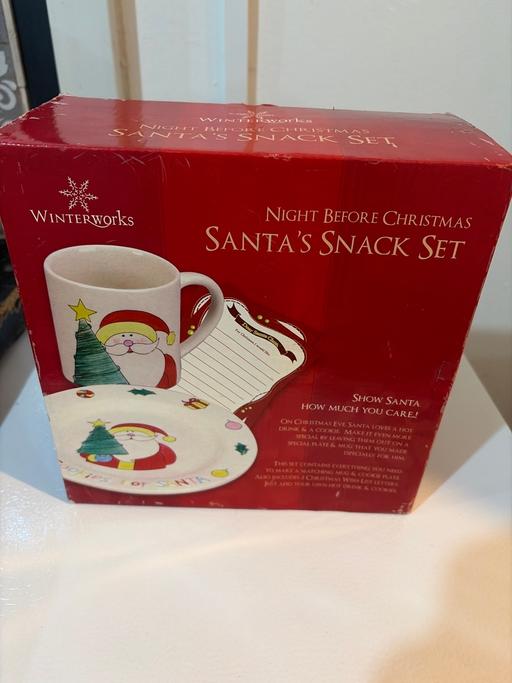  — Santas stack set
