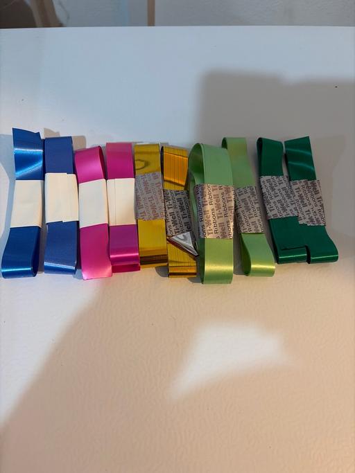  — Gift ribbon x10