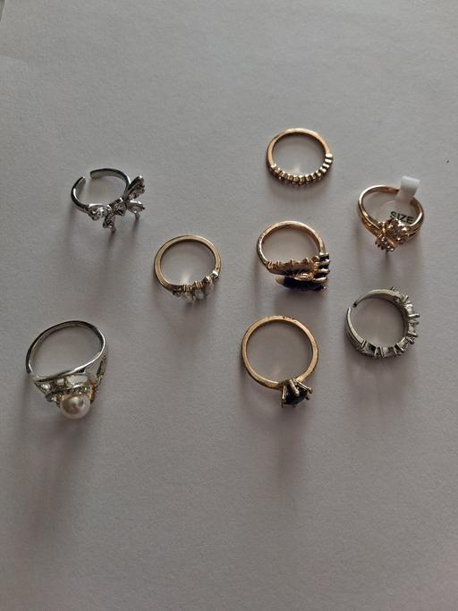  — 8 costume jewelry rings