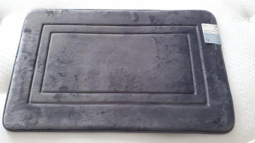  — new large grey bath mat m&s