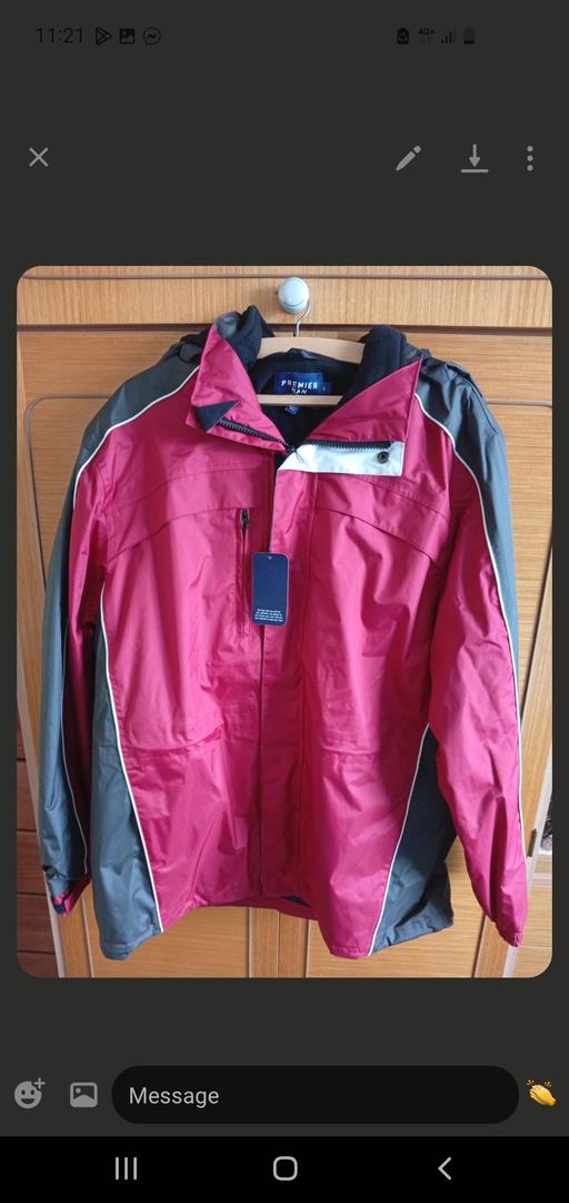  — BNWT , PREMIER MAN Size Large Water Resistant