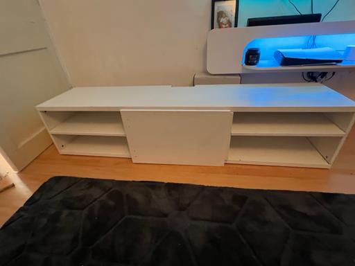  — Tv stand