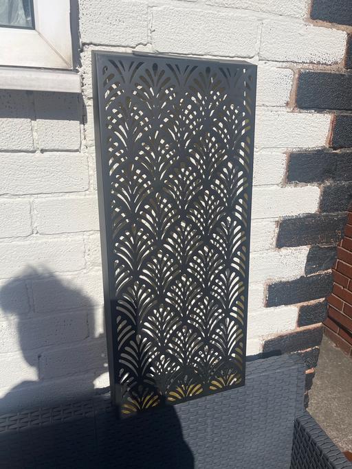  — Large black solar light