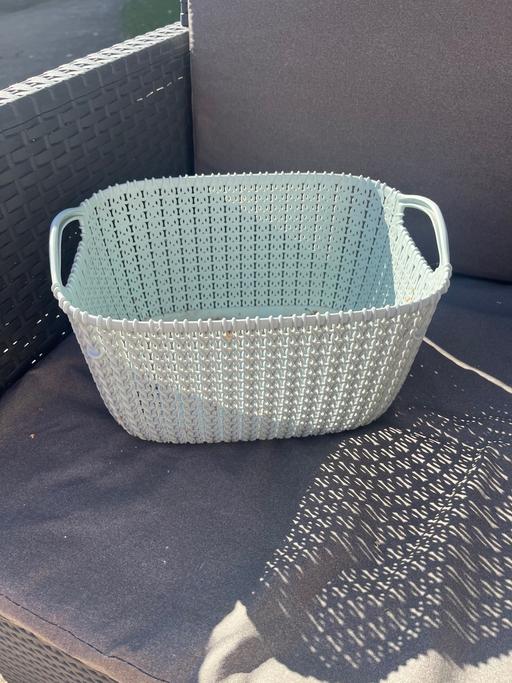  — Storage basket green