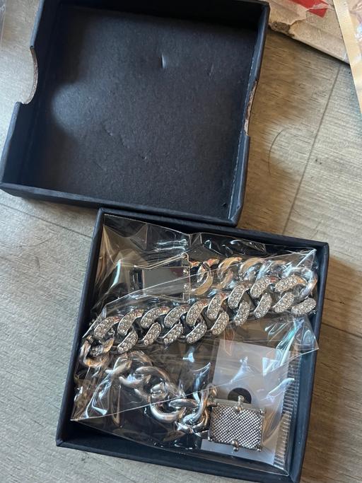  — New bling necklace and bracelet