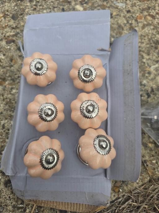  — 6x boxed peach drawer pulls
