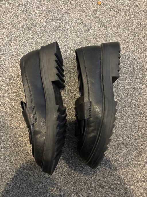  — Tu school shoes size 3