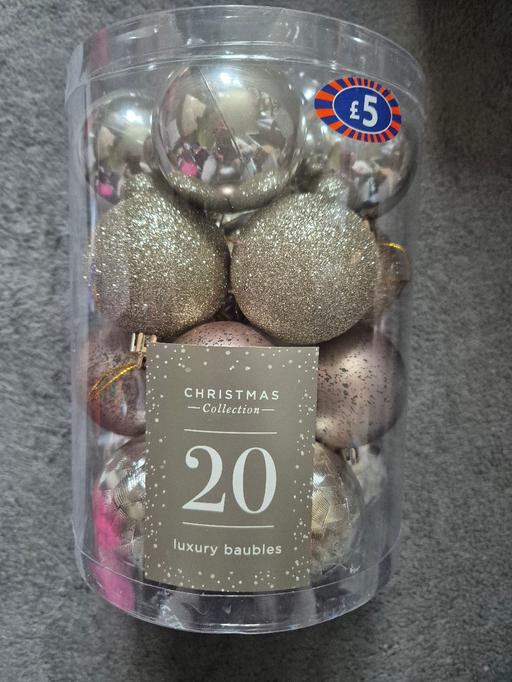  — new 20pk Gold Baubles