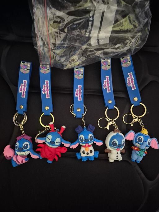  — new 5 x Disney Stitch Keychains