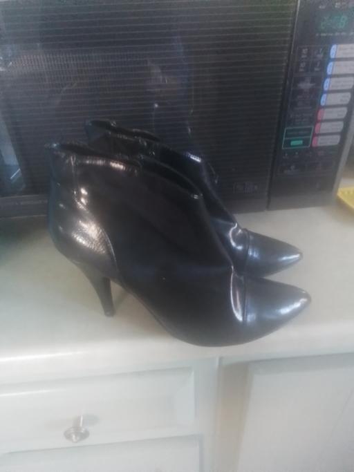  — DOROTHY PERKINS PATENT ANKLE BOOT SIDE ZIP