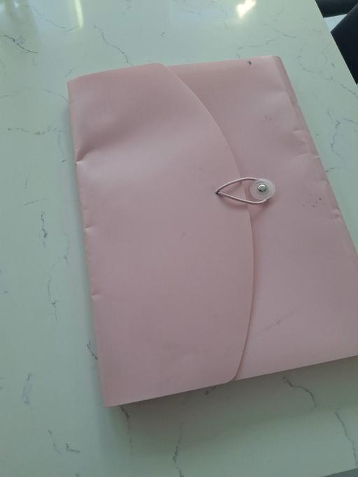  — folder