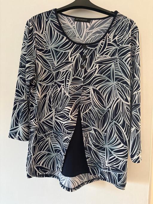  — Size 16 top ex condition