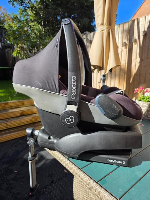  — Maxi-Cosi Pebble Car Seat + EasyBase 2 ISOFIX