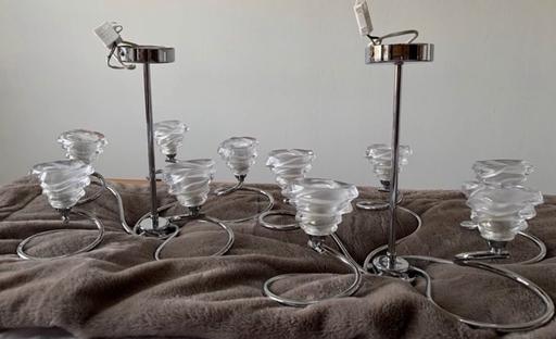  — 2 x ceiling lights