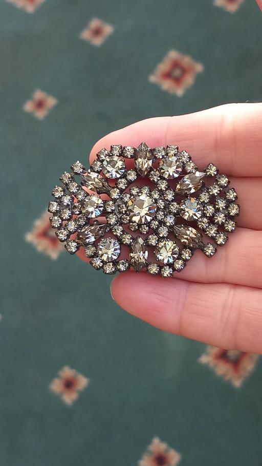  — vintage brooch