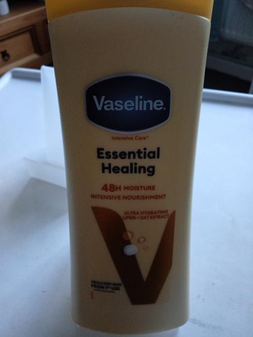  — brand new 400 ml Vaseline DRY SKIN CREME