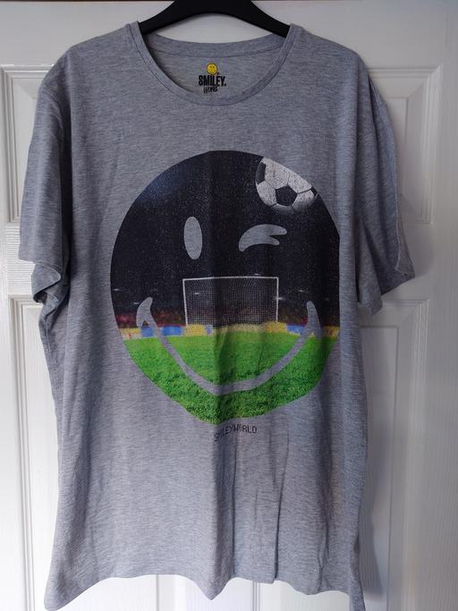  — Mens grey top size 2XL