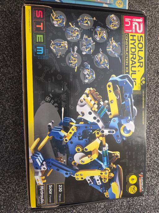  — solar hydraulic construction kit  toy