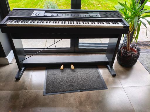  — Yamaha CLAVINOVA electric keyboard