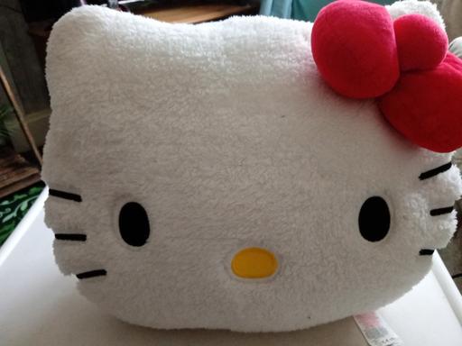  — 18" size hello kitty cushion