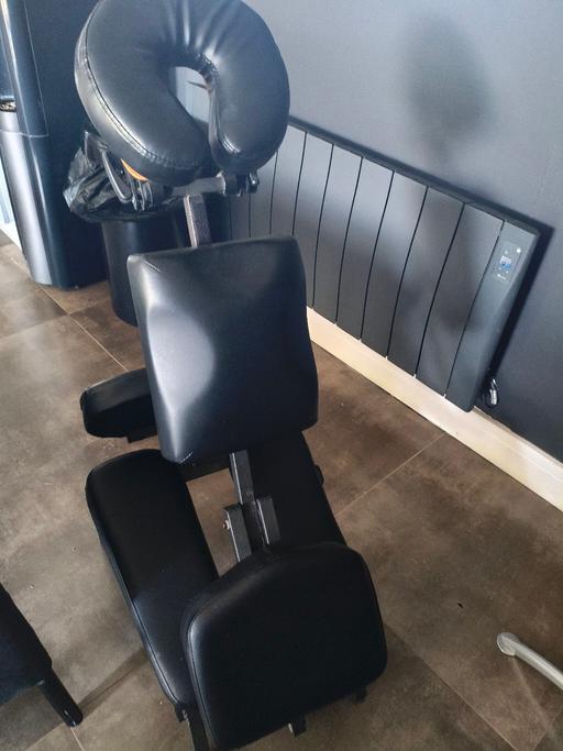  — Massage chair
