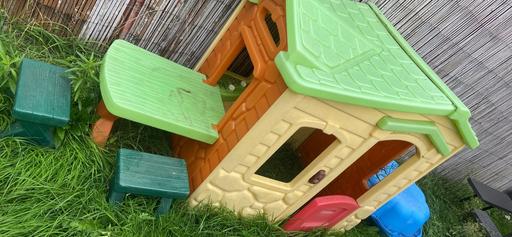  — Little tikes play house with bench