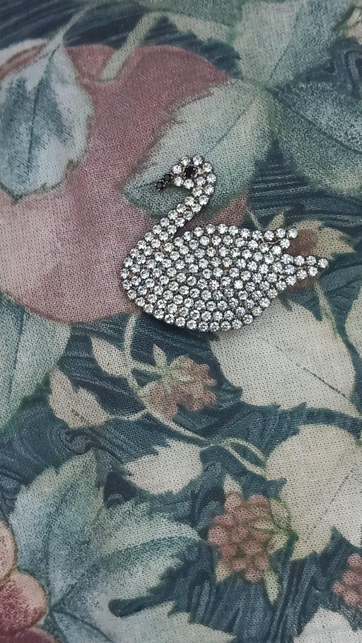  — vintage brooch